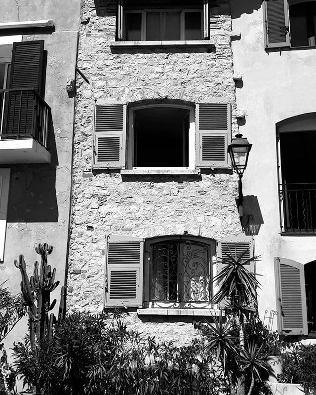 Open window shutter Port d’Antibes