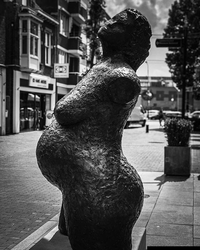 Pregnancy statue