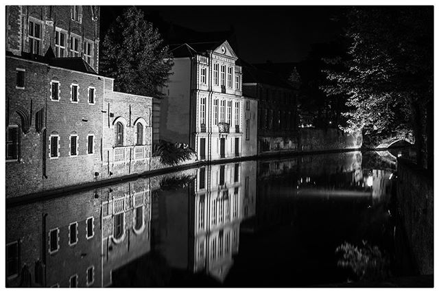Bruges house reflection in the water