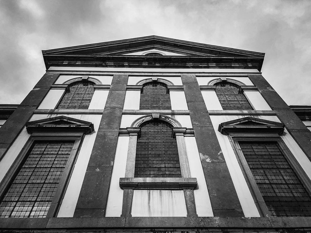 Synchronized building