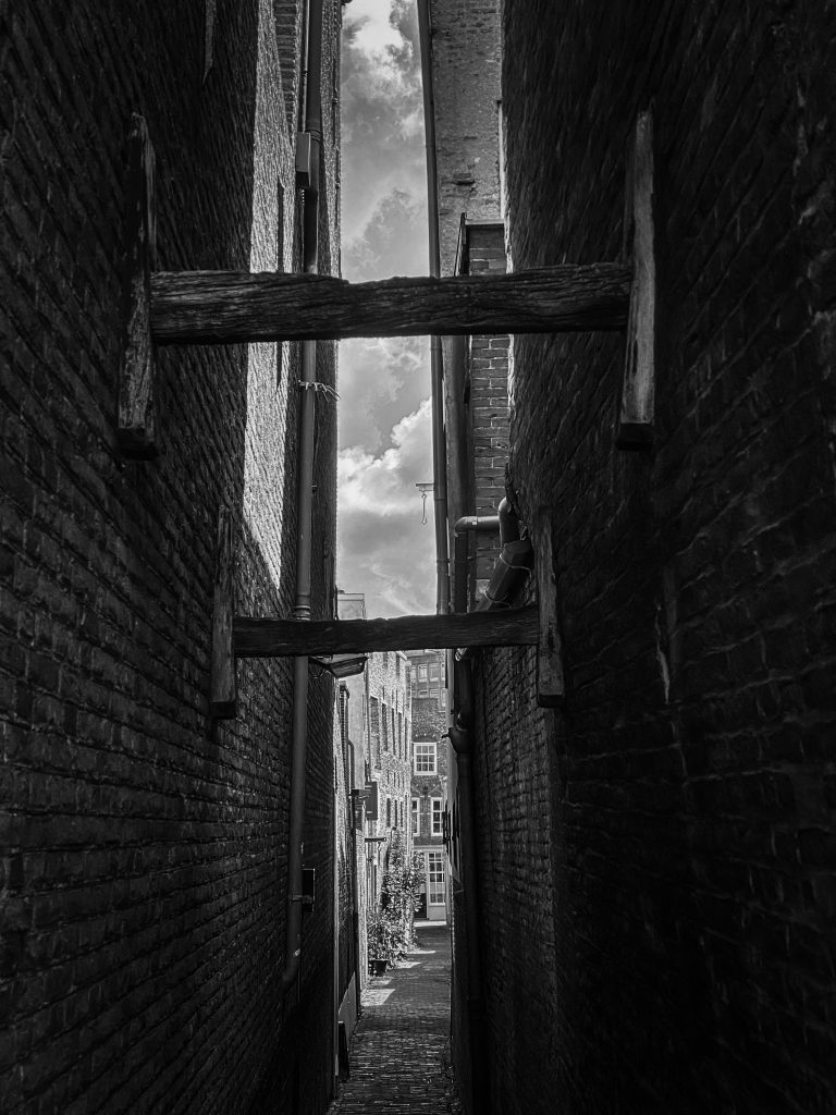 Narrow alley